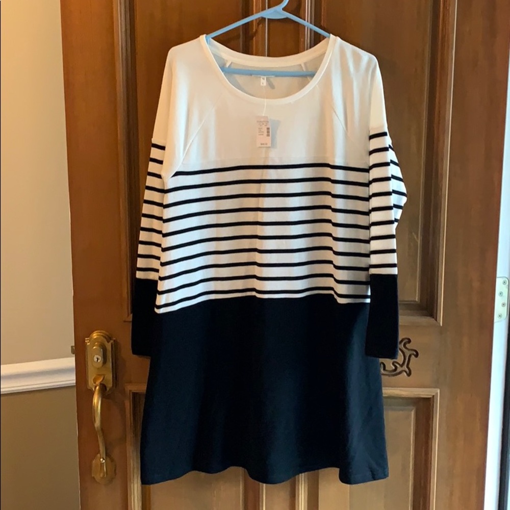 Black and white long sleeve dress